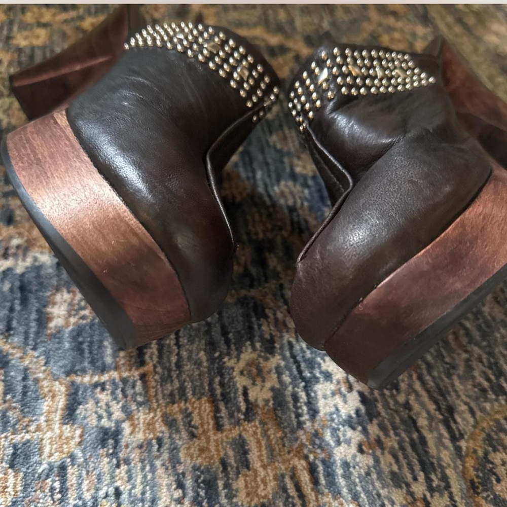 Vintage Black Leather Mules with Copper Wood Heel and Studs - Picture 7 of 7